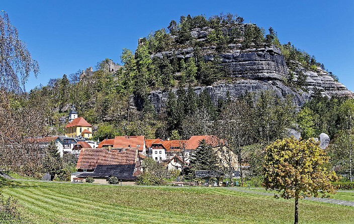 Berg Oybin mit Burg- und Klosterruine